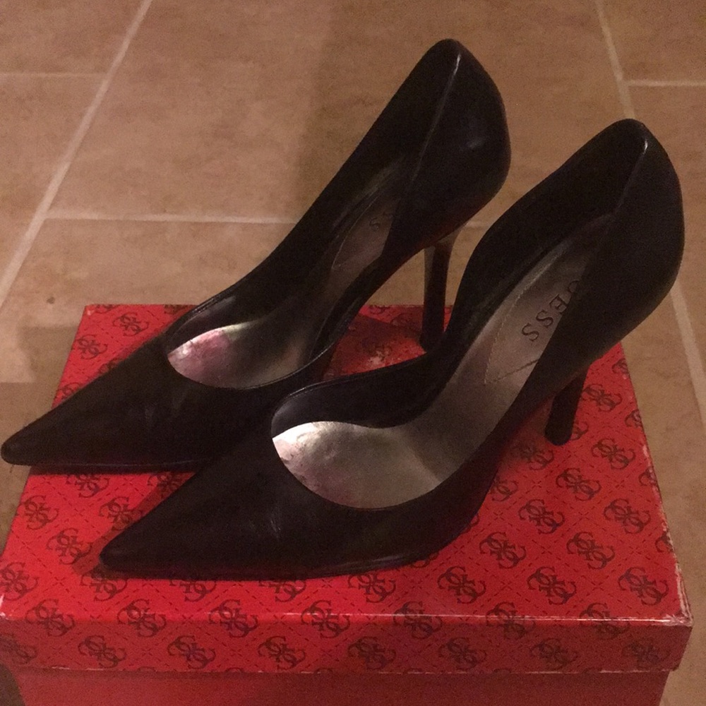 Guess Carrie Pumps